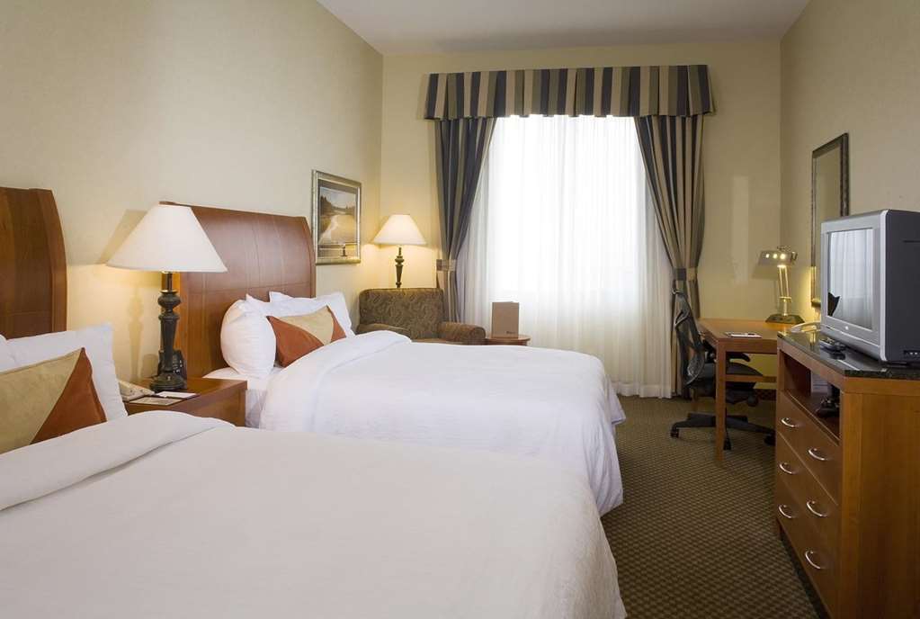 Hilton Garden Inn Μπόουζμαν Δωμάτιο φωτογραφία